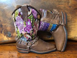 Size 38 Blunt-toe Cowgirl Bling Boots Winter Flowers on Brown